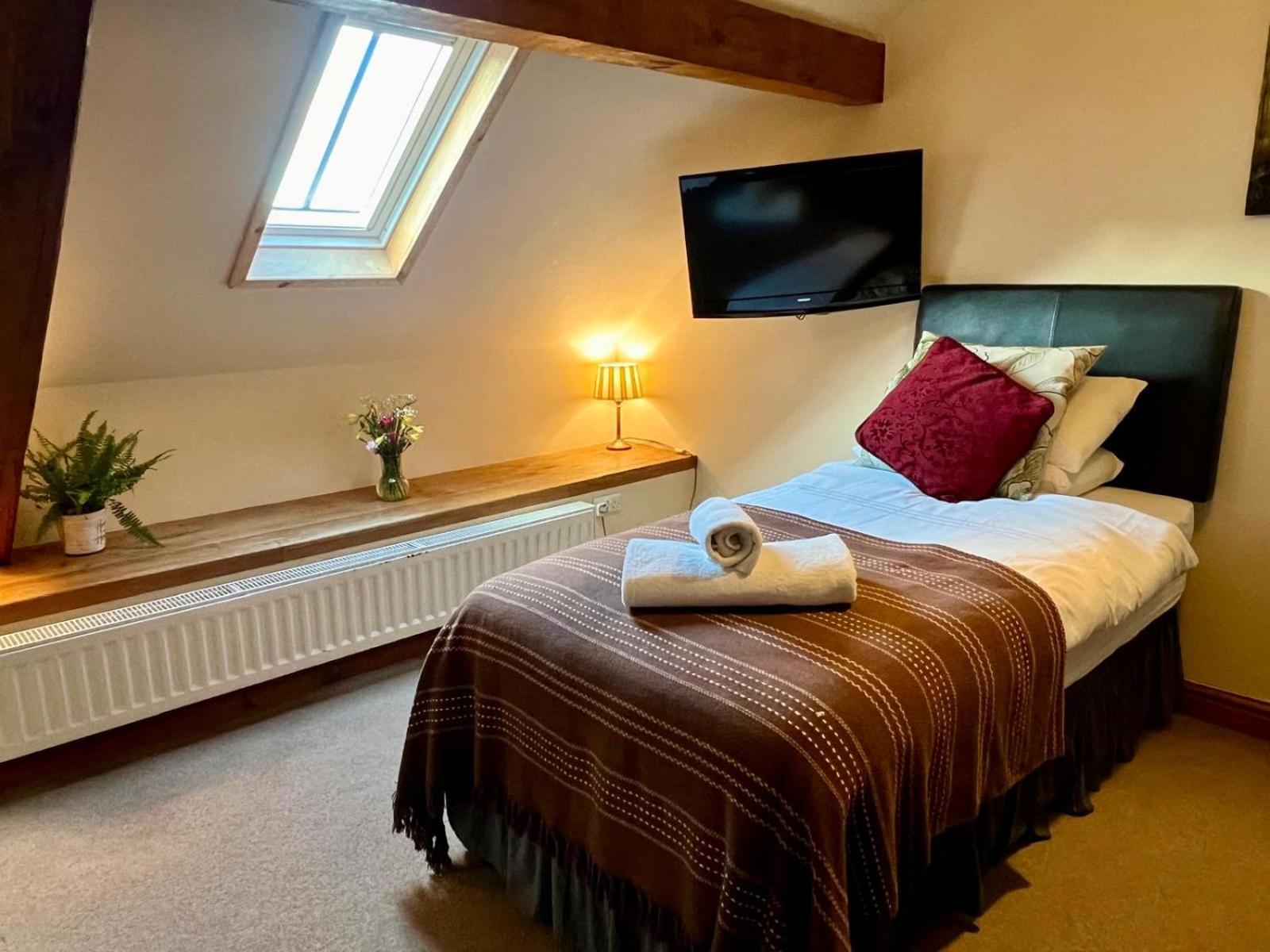 Dolgun Uchaf Historic B&B And Cottages In Snowdonia Dolgellau Esterno foto