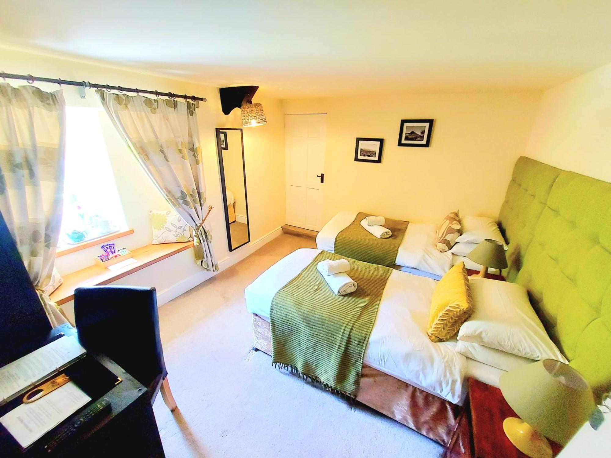 Dolgun Uchaf Historic B&B And Cottages In Snowdonia Dolgellau Esterno foto
