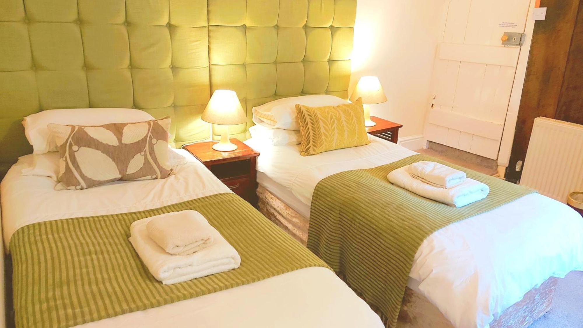 Dolgun Uchaf Historic B&B And Cottages In Snowdonia Dolgellau Esterno foto