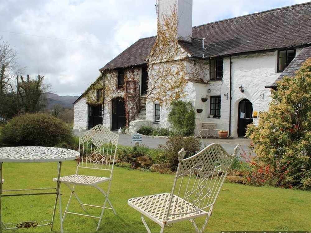 Dolgun Uchaf Historic B&B And Cottages In Snowdonia Dolgellau Esterno foto